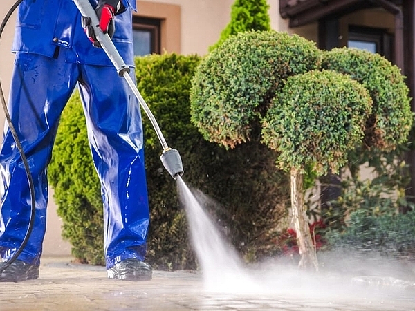 How to Mix Bleach for Pressure Washing Safely and Effectively