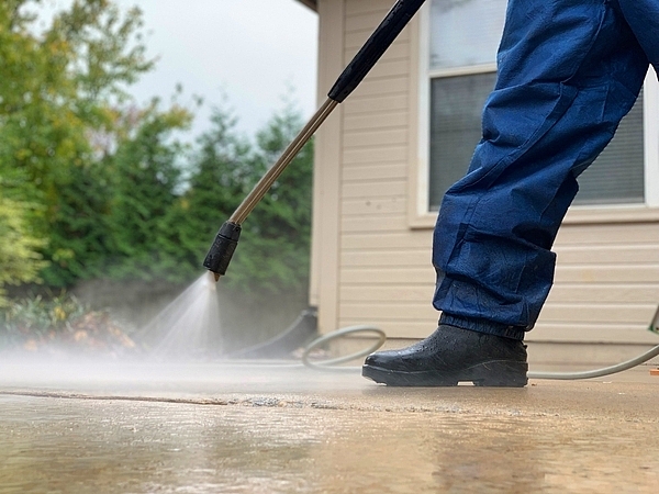 How to Soft Wash With a Pressure Washer Like a Pro