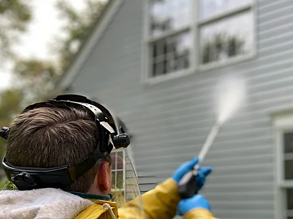 How Pollen Season Affects Pressure Washing in Jacksonville